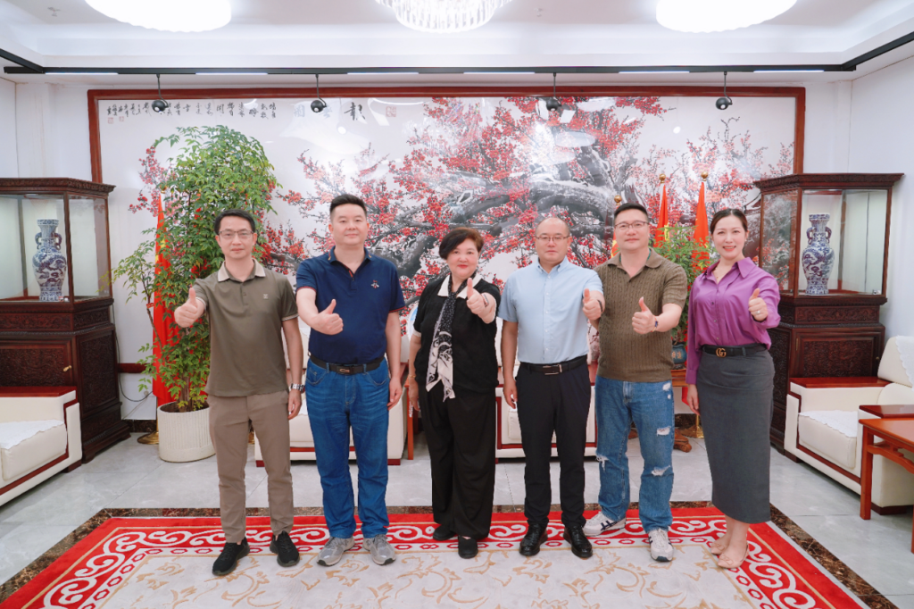 芳華動態｜與美人井集團舉行戰略合作交流會的專題簡報